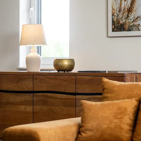 Golden Timber Apartment *